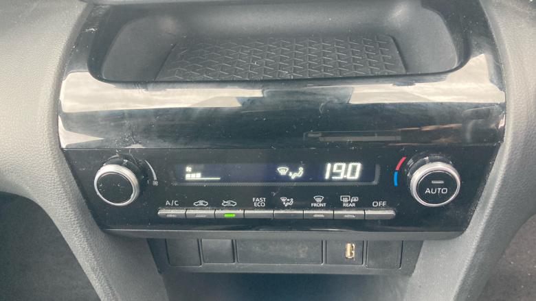 Toyota Yaris Cross 1.5 Hybrid Design 5dr CVT Hybrid Estate